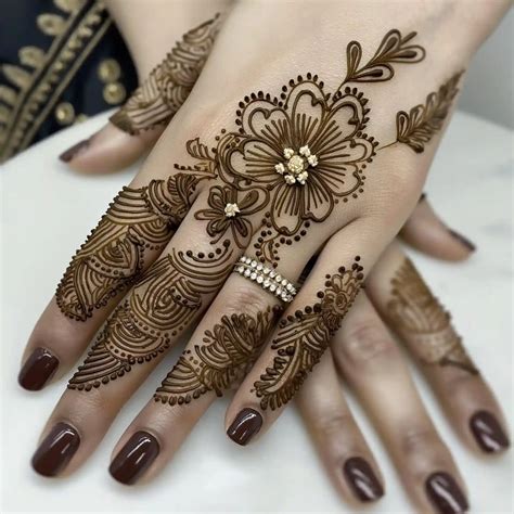 110+ Latest Arabic Mehndi Designs (Stylish, Easy & Elegant 2026)