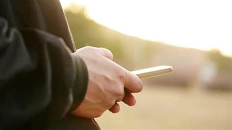 How to send news tips to azcentral.com