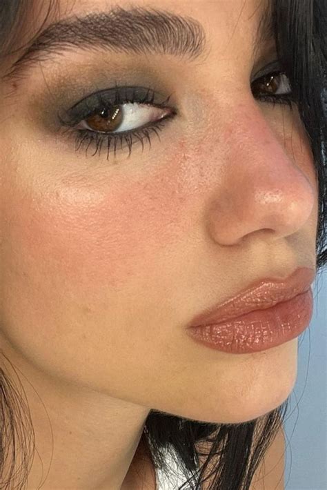 Dua Lipa Nailed the Controversial Spider Eyelashes Trend | Makeup ...