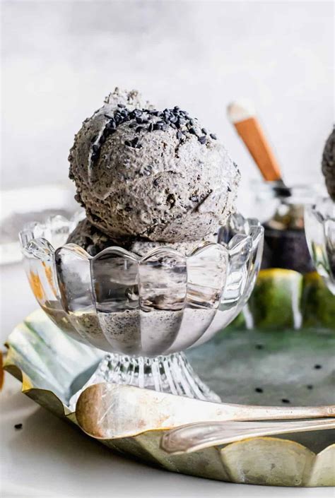 Black Sesame Ice Cream (No-Churn) - Black Sesame Recipes