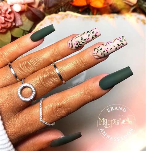 35+ Cute Fall Nails: Adorable Autumn Manicures - Emerlyn Closet