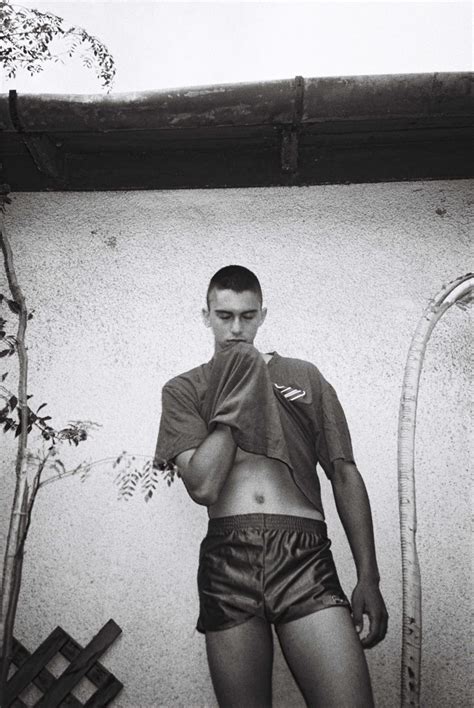 Ron Levi By Simon Elmalem Vanity Teen 虚荣青年 Lifestyle & New Faces Magazine