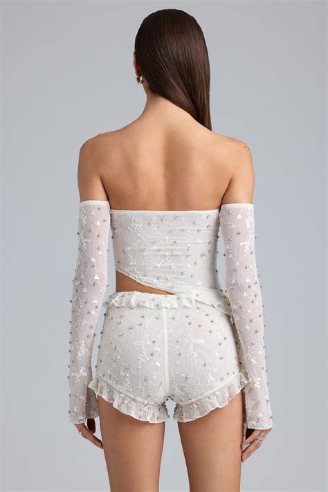 This article explains the sudden rise of hot tooic today 6