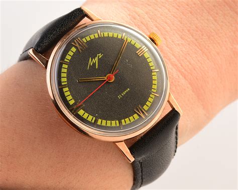 Soviet vintage wristwatch LUCH – SovietWatchStore.com
