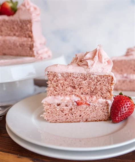 This Strawberry Squirt Cake Recipe is Too Good to Miss! - gax74cf