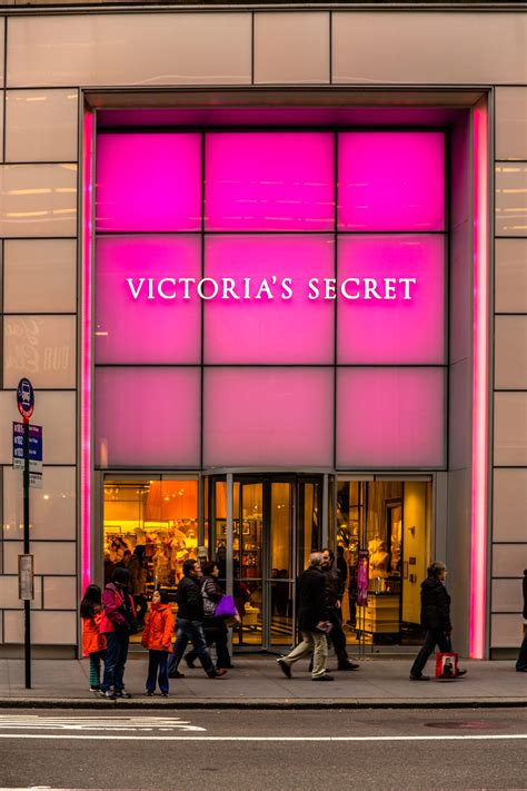 17 Victoria’s Secret Facts | KickassFacts