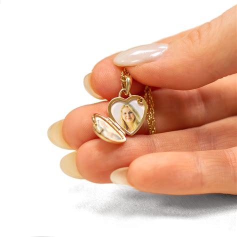 9ct Gold Lockets – Page 2 – The Locket Tree