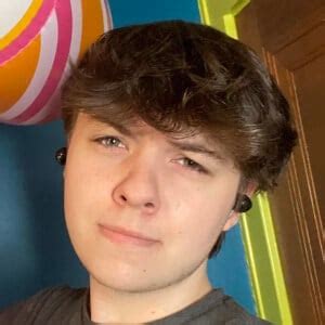 Stentric - Age, Family, Bio | Famous Birthdays