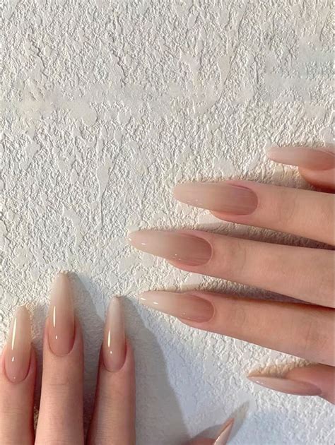 Pin on 𝐦𝐚𝐧𝐢𝐜𝐮𝐫𝐞💅 | Gel nails, Simple nails, Nude nails