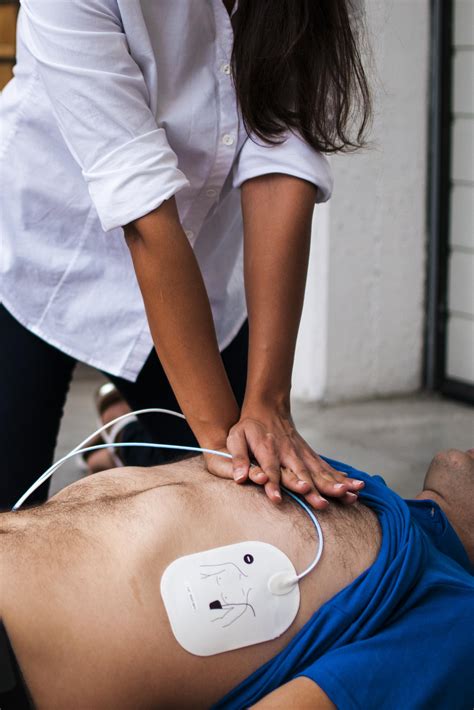 Sudden Cardiac Arrest | Sudden Cardiac Death | MedlinePlus