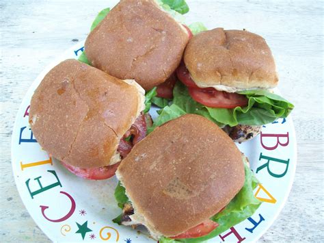 Monday Menus: Easy Chicken Sandwiches | Red, Round, or Green