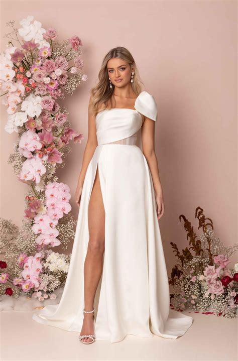 KINSLEY - Madi Lane Bridal