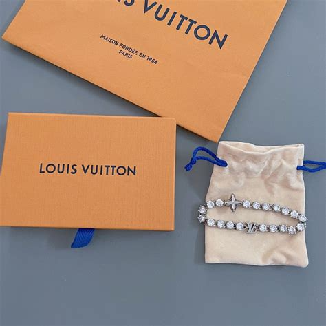 LV Fashion Store Браслет купить на OZON по низкой цене (1733761126)