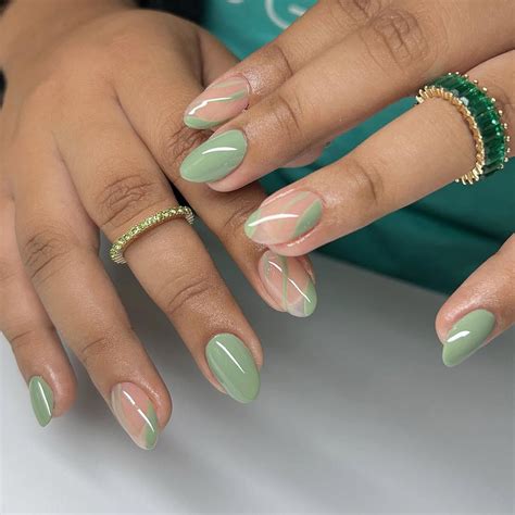 sage green nail ideas    manicure