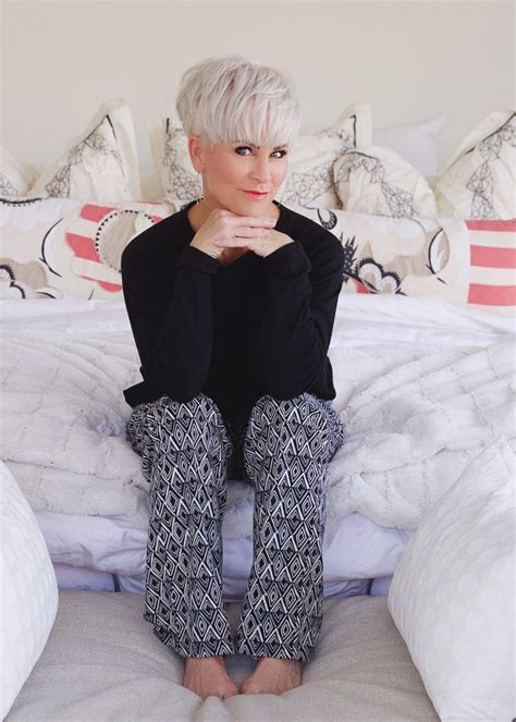 JiJamas To Bed or To Lounge? - Chic Over 50 | Korte frisyrer ...