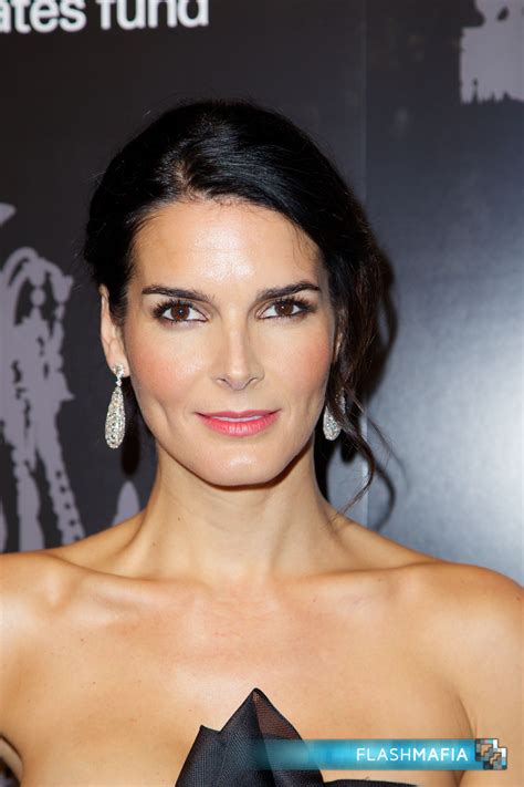 Pictures of Angie Harmon