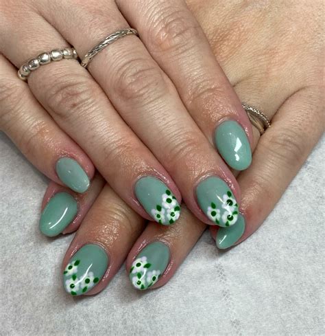 40 Cutest Design Ideas For Green Spring Nails - Nail Designs Daily