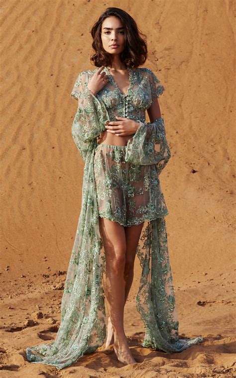 AMIRA, THE BEAUTY OF A PRINCESS – Rosamosario