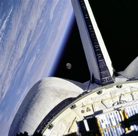 10 Amazing Space Shuttle Photos | Space