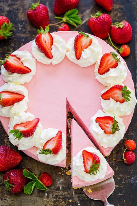 No Bake Strawberry Cheesecake (VIDEO) - NatashasKitchen.com