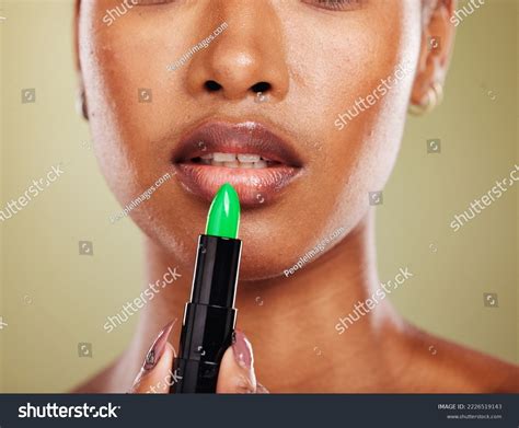 22,210 Black Girl With Lip Gloss Images, Stock Photos & Vectors ...