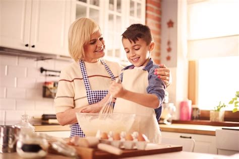 Mother Cooking Изображения – скачать бесплатно на Freepik