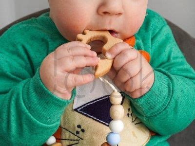 Развивающие игрушки для детей от 6 месяцев до 1 года | Развивающие ...