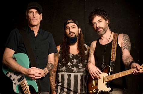 THE WINERY DOGS - Rock Metal Mag