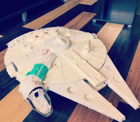 Star Wars Millennium Falcon / Хилядолетния Сокол гр. София Банишора ...