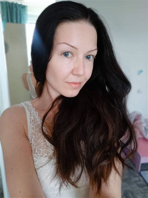 Blue eyed milf 👁👁💙 | Scrolller