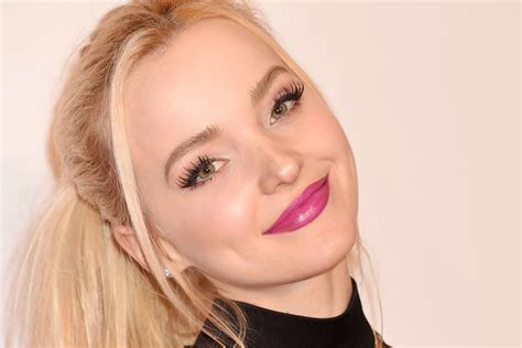 does dove cameron have a twin