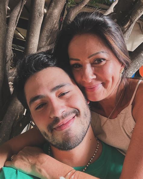 Leonardo E Liz Vargas - Leonardo tem 6 filhos com 6 mulheres diferentes; conheça todos