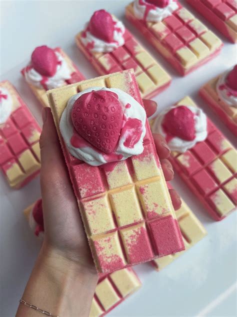 Luxe wanderlust bath bombs - Slaylebrity