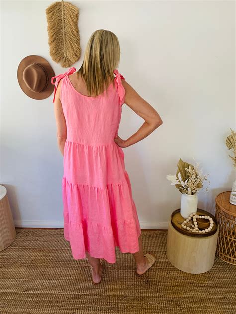 Mila Dress- Barbie Pink – Home in August