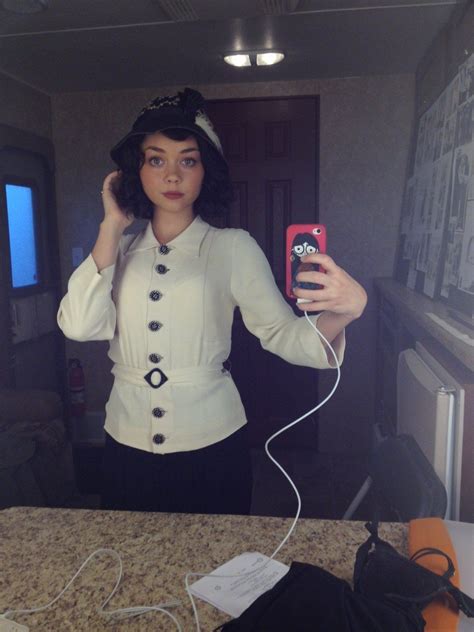 Sarah Hyland TheFappening Nude (15 Leaked Photos) | #The Fappening