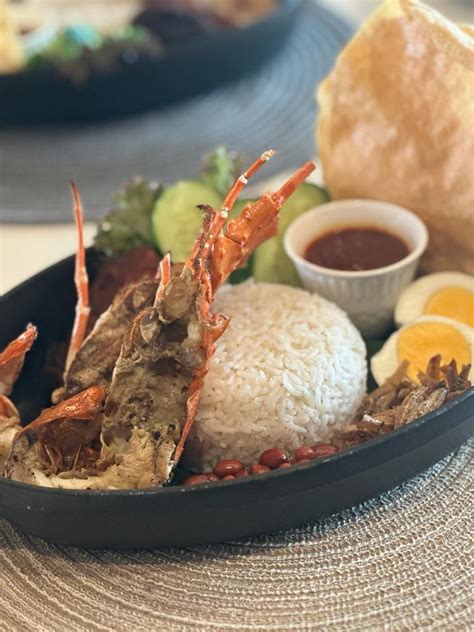 check   nasi lemak lobster  mercure langkawi pantai cenang