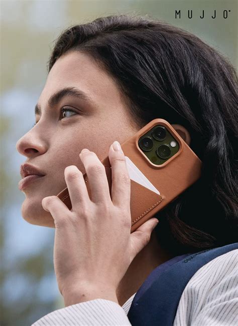 Mujjo Wallet Case Review: 2 Stylish Vegan Leather Cases That Secure IDs ...
