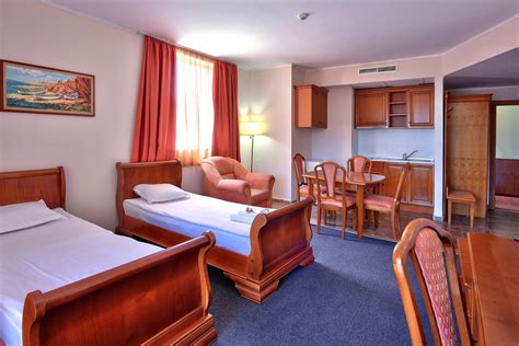 Hotels Estreya Residence & Estreya Palace