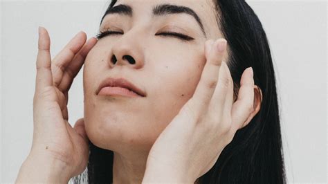 inilah fungsi serum   menggunakannya  essential official website