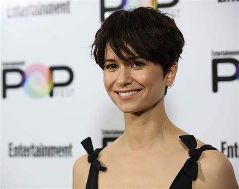 Katherine Waterston How Old