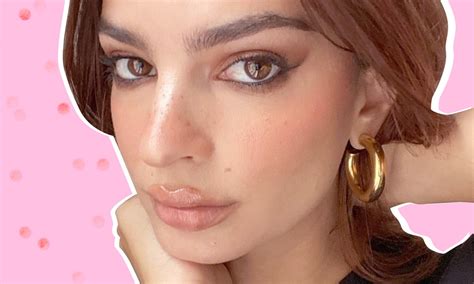 OMG! Беременная Эмили Ратаковски опубликовала голое селфи | theGirl