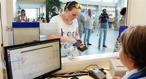 Около тысячи человек воспользовались новой автостанцией в аэропорту ...