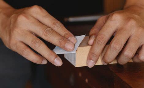 how to fix a small scratch on phone screen