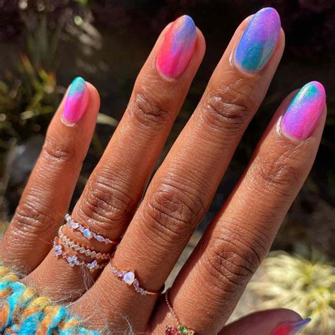 25 Glitter Ombré Nail Ideas to Try in 2024