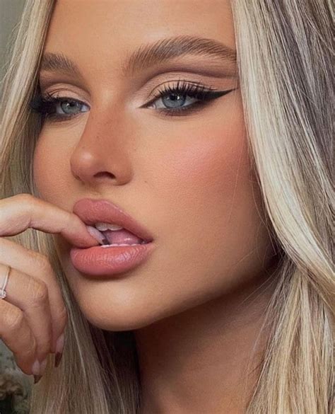 идеи нюдового макияжа🤍 | ЯНА РУДОВА | RUDOVA YANA | Simple makeup, Nude ...