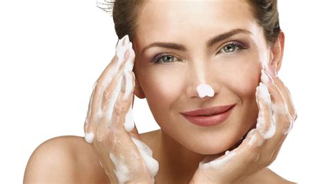 Facial Cleanser Types And The Complete Glossary of Skincare Cleansers