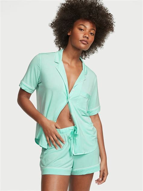 Модальная короткая пижама Victoria's Secret зеленая