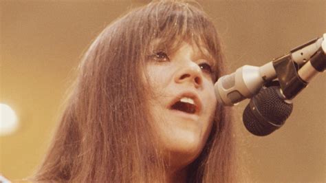Melanie, ‘Brand New Key’ Folk Singer Who Played Woodstock, Dead at 76