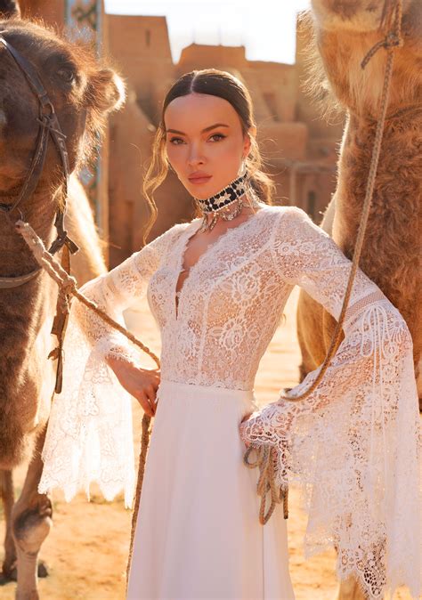 Bell Sleeves Bohemian Wedding Gown – HAREM's Brides