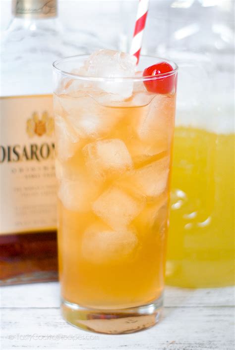 Simple Amaretto Sour Recipe - Tasty Cocktail Recipes